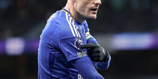 永远的蓝狐传奇！瓦尔迪打进莱斯特城个人生涯第500场打进第200球